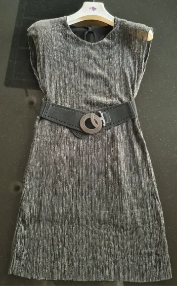 ● Taille M / 38 ● Robe argentée