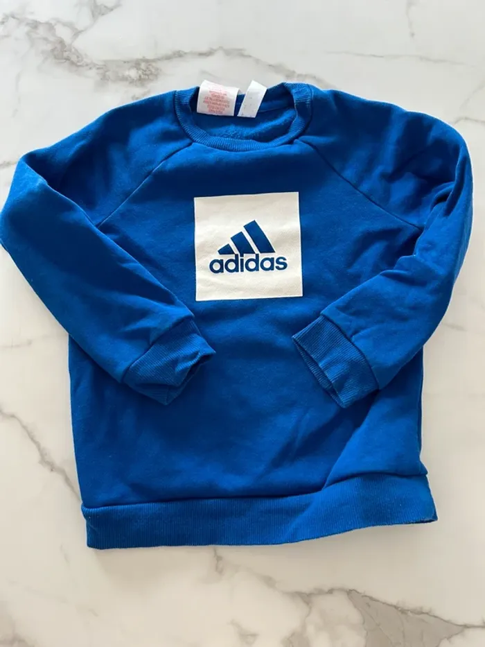 Sweat-shirt adidas taille 2/3 ans