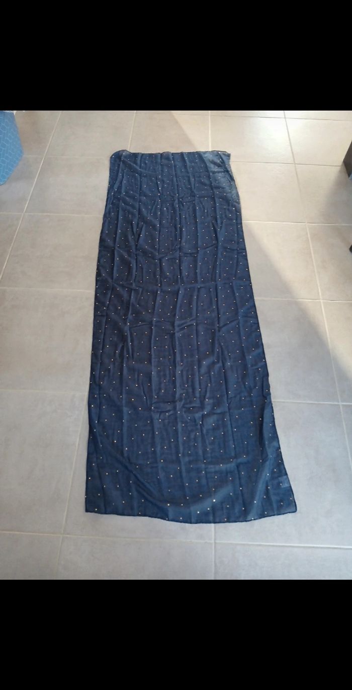 Foulard neuf - photo numéro 2