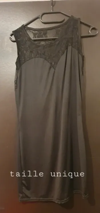 Robe haut en dentelle
