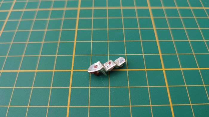 Phare avant droit pièce détachée miniature Hot Wheels Mattel Ferrari 360 Modena 1/18 #B80 - photo numéro 2