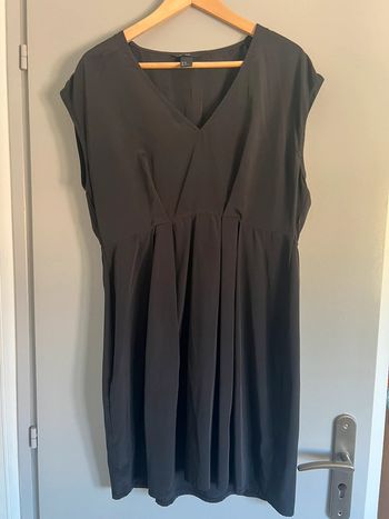 Robe noire H&M taille 44 neuve