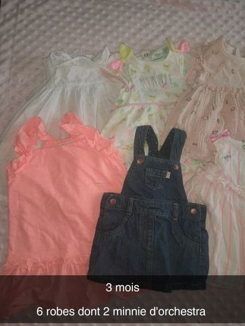 Lot de 5 robes 3 mois.