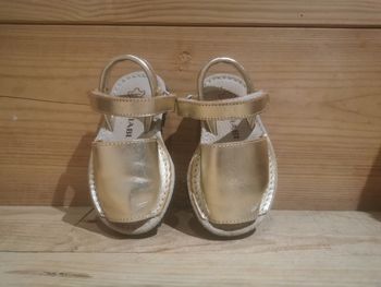 Sandales simili doré taille 22 kiabi