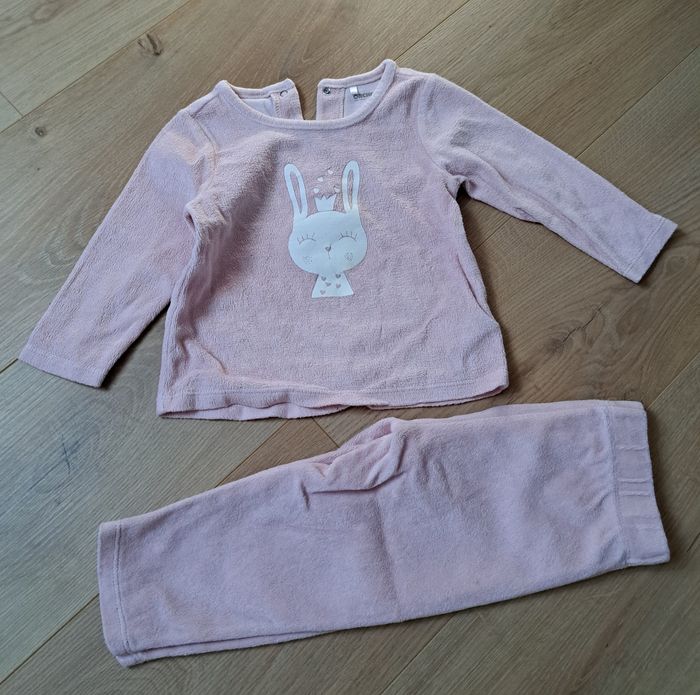 Lot 2 pyjamas