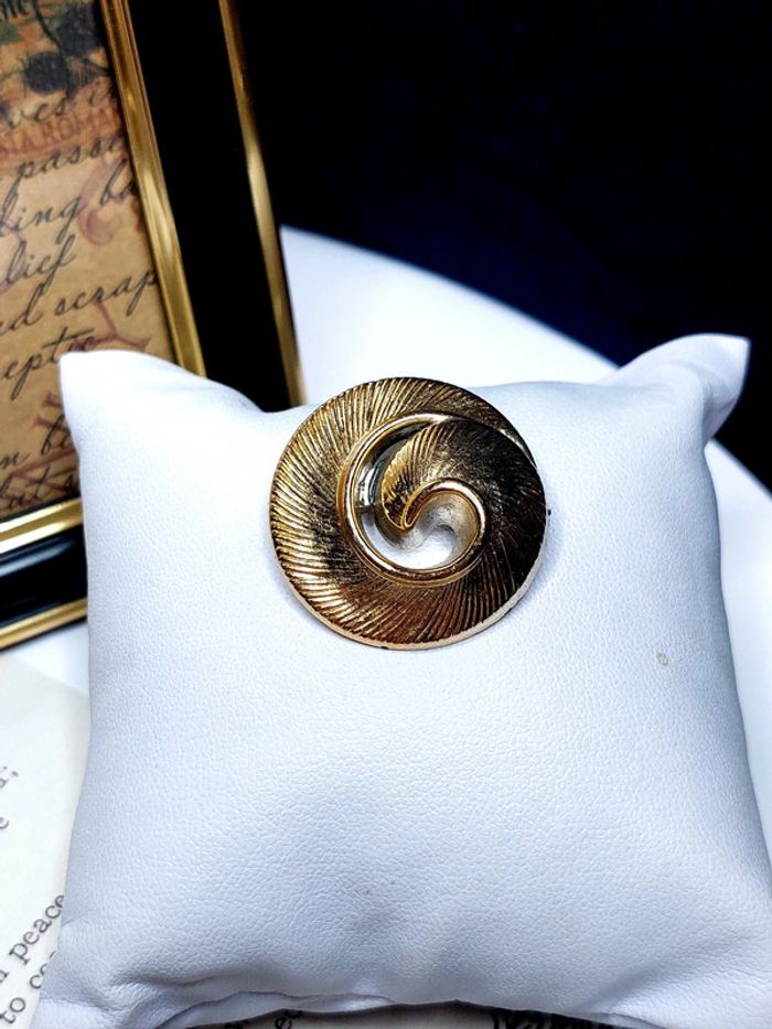 Magnifique broche vintage doré - photo numéro 4