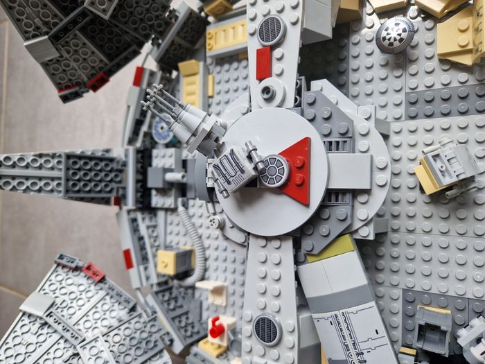 Lego Star Wars Faucon Millénium 75257 - photo numéro 6