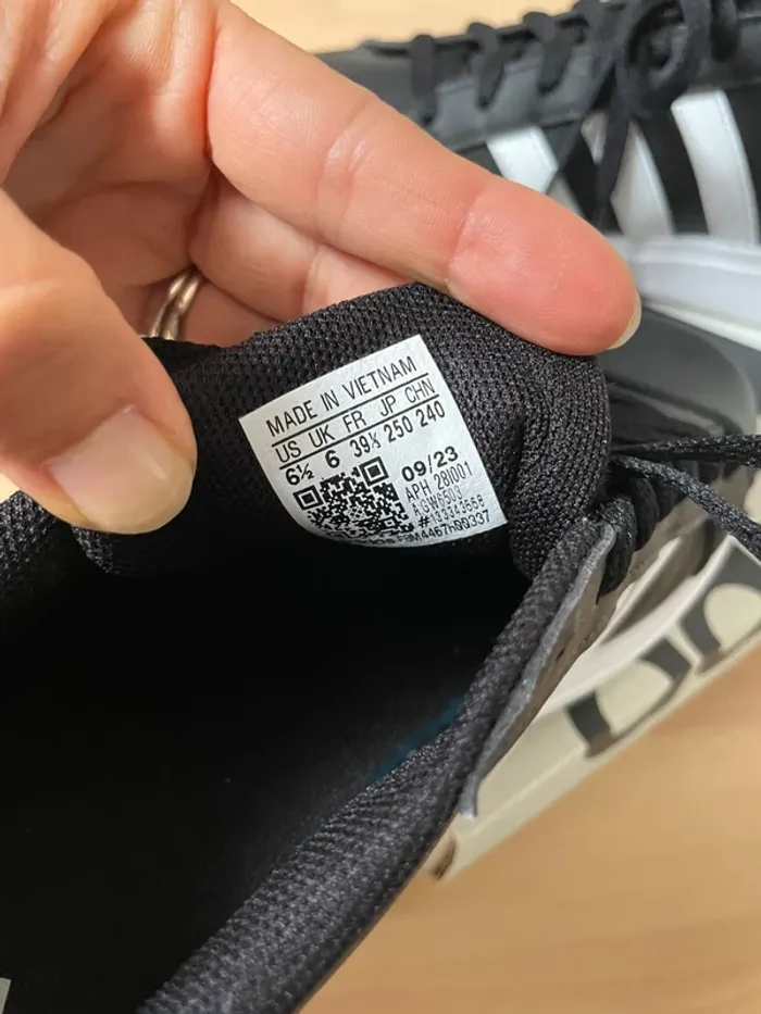 Baskets Adidas garçon 39 - photo numéro 4