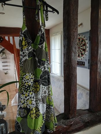 Robe courte sans manches