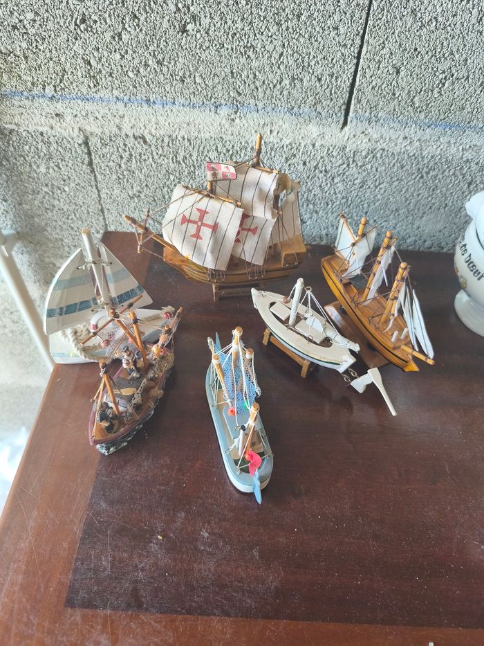 Lot de 6 petits bateaux