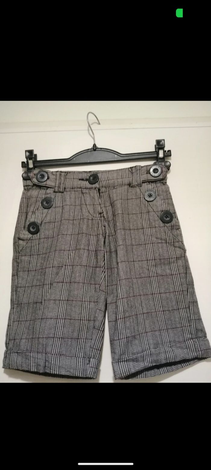 Beau Short On The Town à carreaux. Taille 8 ans