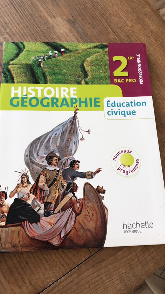 Livre scolaire 2de bac pro