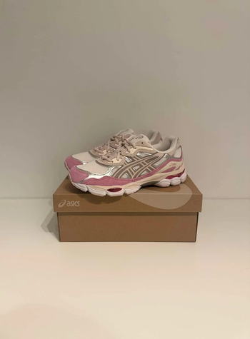 Asics GEL-NYC Rose 38