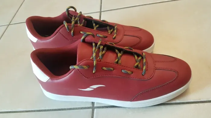 Très jolie paire de basket neuve