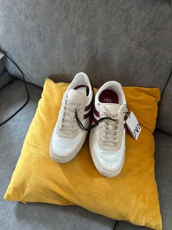 Baskets blanches beige et bordeaux