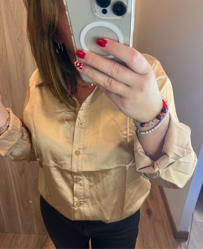 Chemise satinée dorée neuve - photo numéro 3