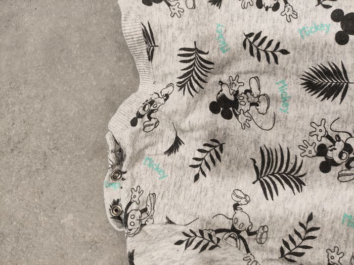 Lot 2 bodies Disney Mickey – 18 mois - photo numéro 7