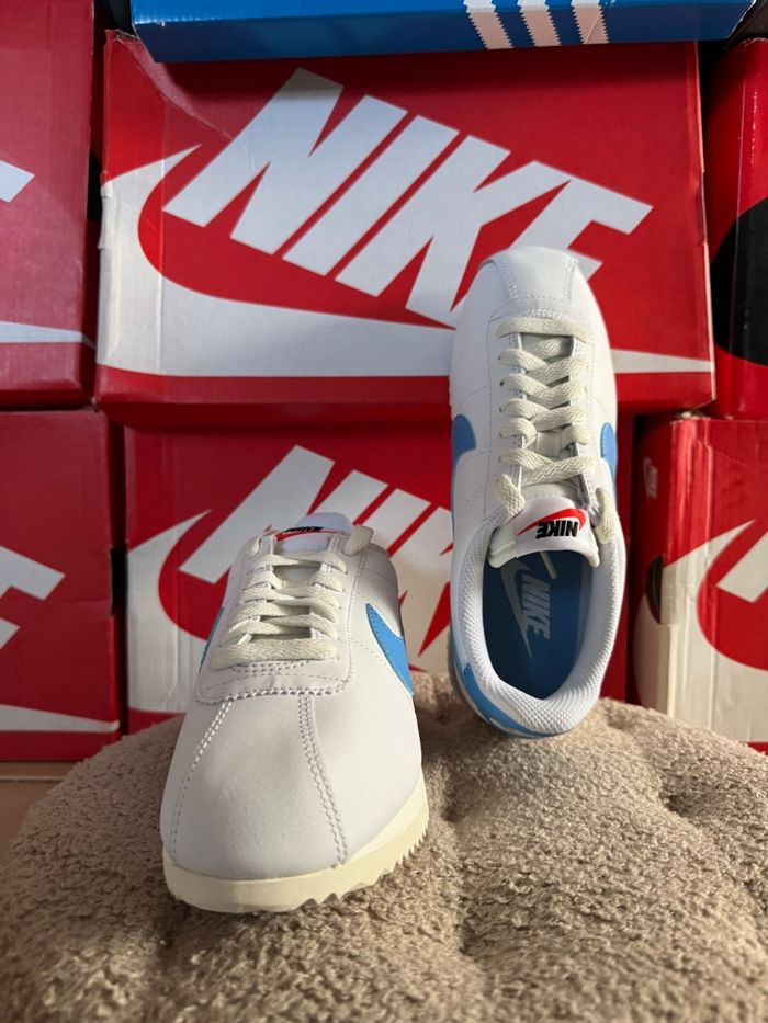 Basket Nike Cortez W full cuir taille 36 - photo numéro 4