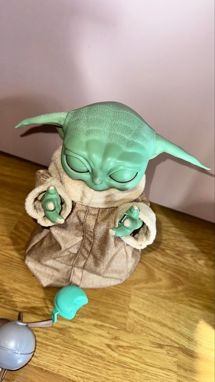 Jouet interactif Baby Yoda - neuf avec ses accessoires - Star Wars - photo numéro 9