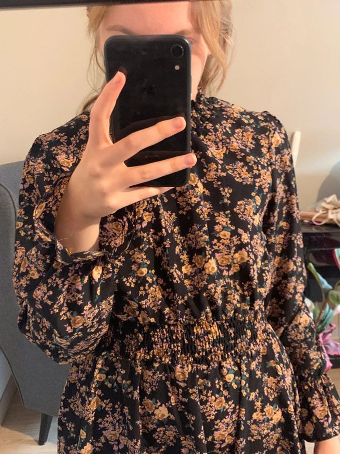 s robe fleurie - photo numéro 2