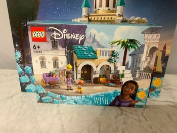 LEGO 43223 Disney Wish Asha dans la Ville de Rosas