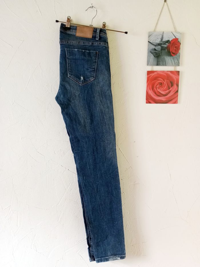 🌸jean troué, zara trafaluc, taille 40