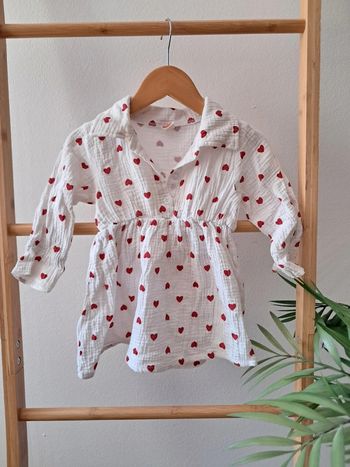Robe blanche motif cœur rouge 18 mois tres bon état