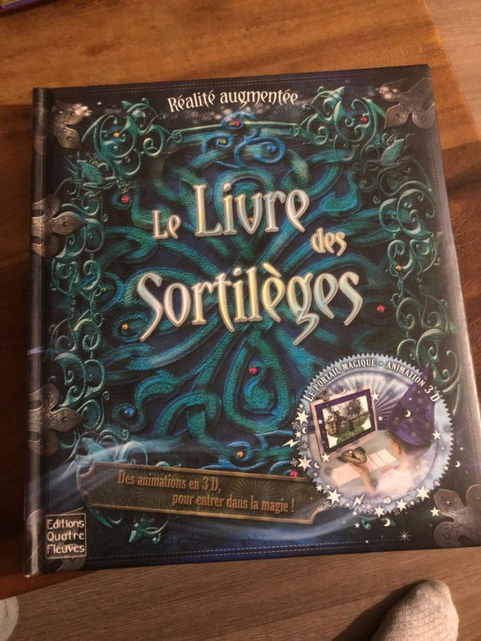 Livre sortilèges et sorcier interactif avec dvd