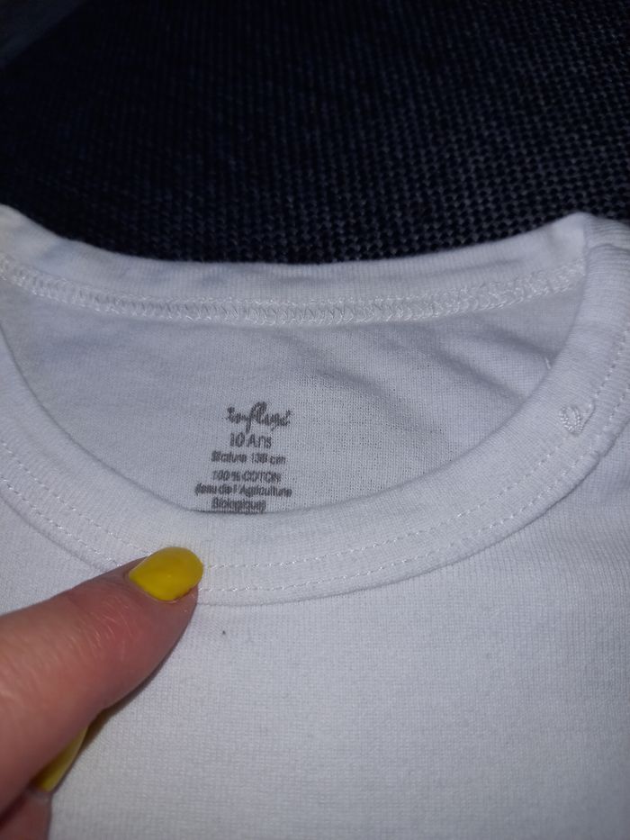 Lot de 2 petites chemises blanches. - photo numéro 2