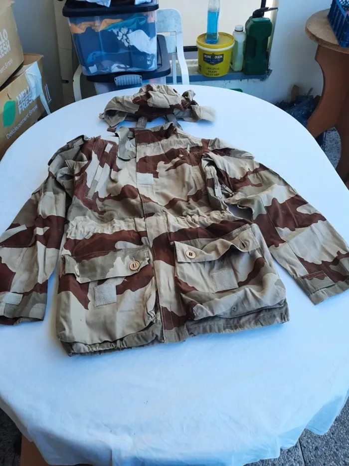 Veste militaire manches longues avec capuche taille M