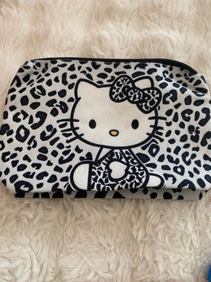 Pochette Hello kitty - photo numéro 2