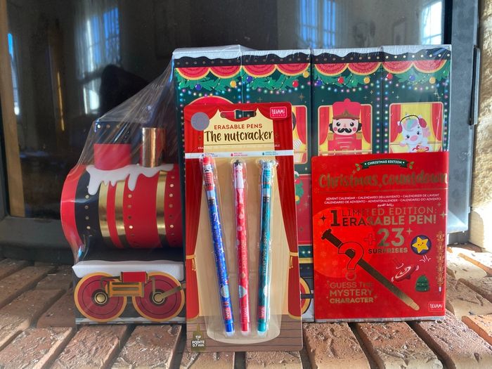 Lot calendrier de l’avent et pack de 3 stylos Legami  Noel 2025