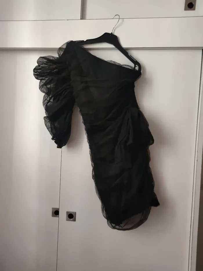 Noir robe courte