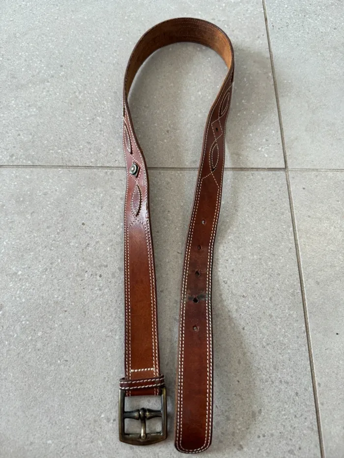 Ceinture marron vintage Lario 1898, il y a des marques d'usures 93cm