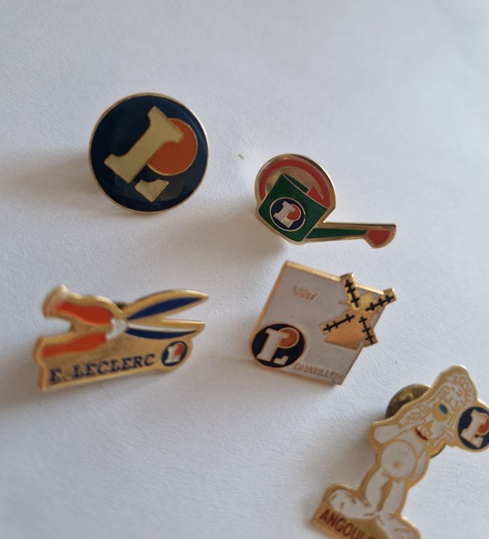 Lot de 5 Pin's Vintage Enseigne E.Leclerc Angoulême 92 Viry-Châtillon - photo numéro 4