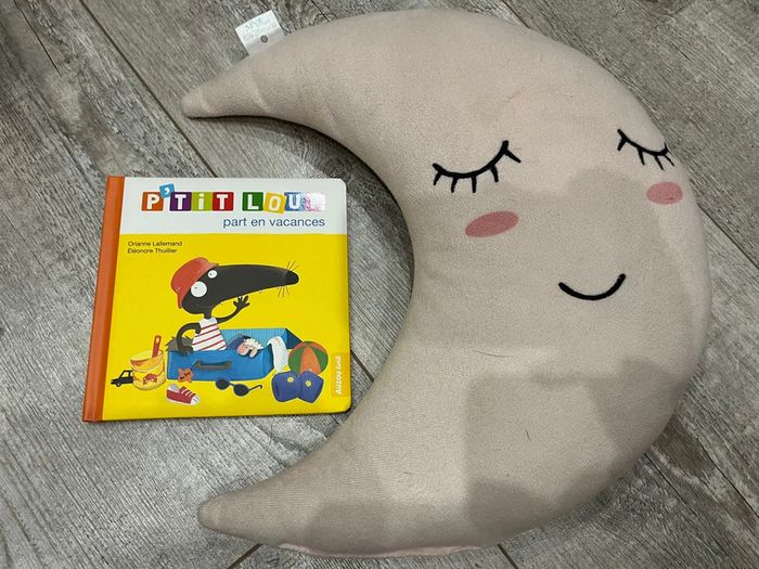 Livre «  p’tit loup part en vacances »