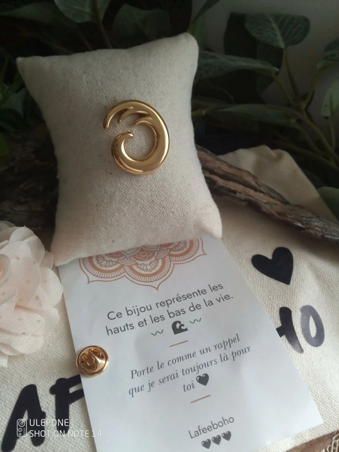 Broche pin's vague de la vie + carte