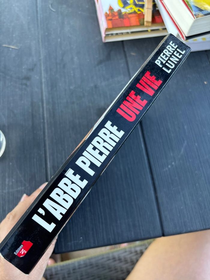Livre l’Abbé Pierre, une vie - photo numéro 2