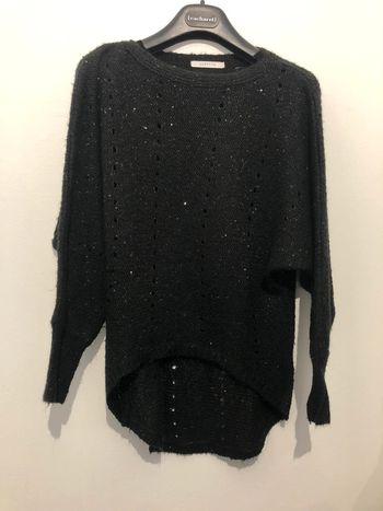 Joli pull noir Graffith taille 36-38 Primark ou Newlook