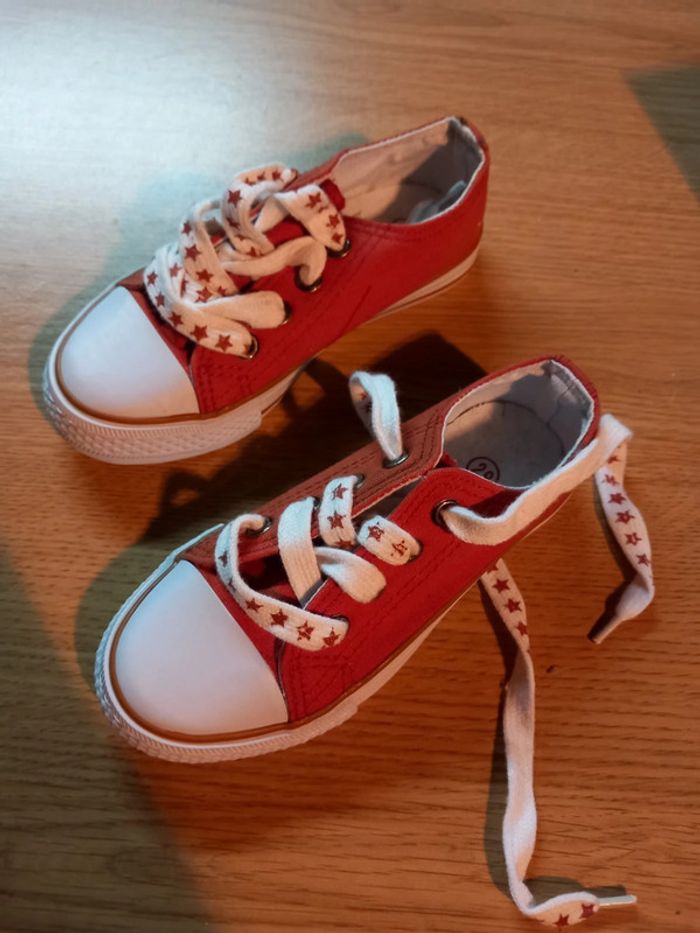 Baskets / Chaussures Enfants Taille 29