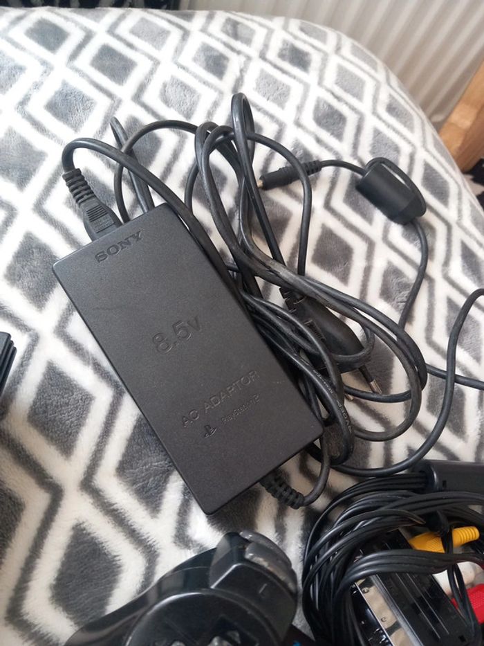 PlayStation 2 slim avec une manette et un jeu harry potter prisonnier et azkaban - photo numéro 5