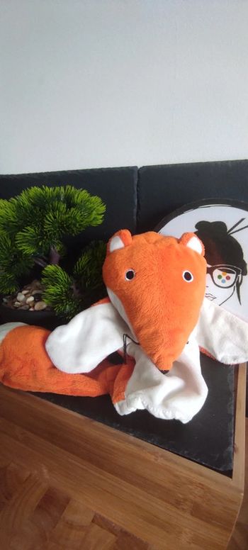 Doudou marionnette renard Nature et découverte roux et blanc orange moustache