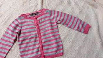 Gilet a boutons 🔸2 ans 🔄