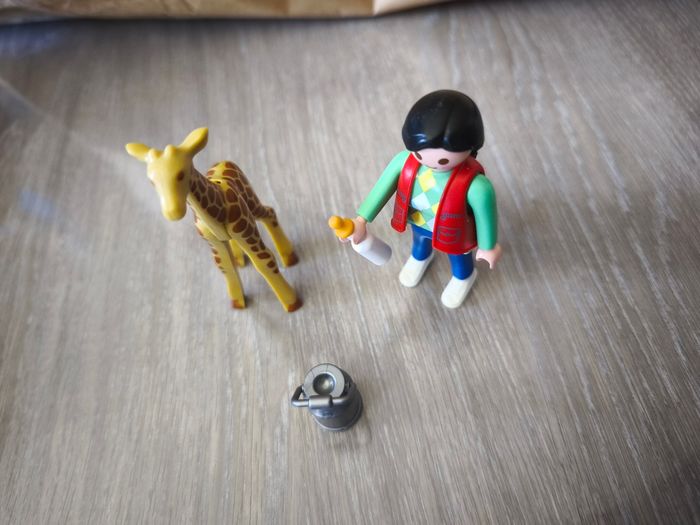 Playmobil 3253 Gardienne de zoo / girafon - photo numéro 3