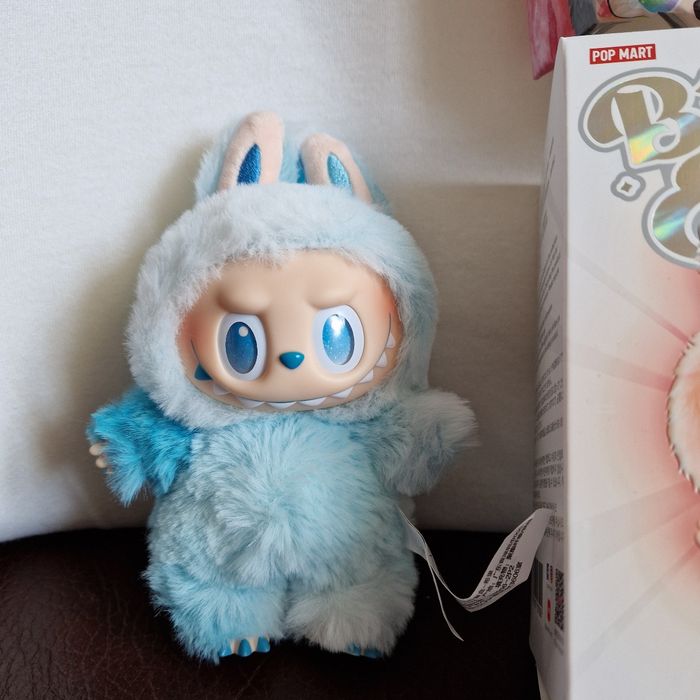 Labubu popmart big into energy officielle - photo numéro 2