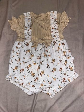 Très belle combi short à courte manche pour bébé fille