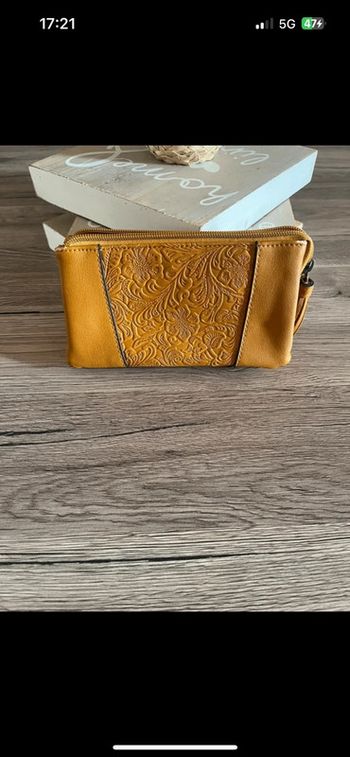 Portefeuille jaune moutarde