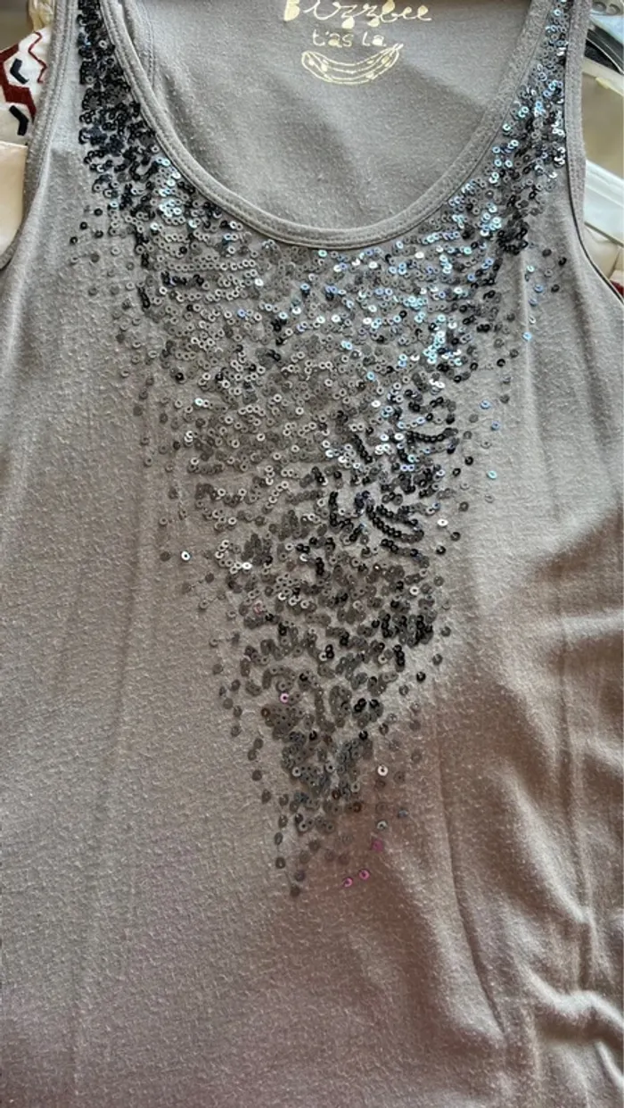 Débardeur forme Marcel à sequins - photo numéro 4