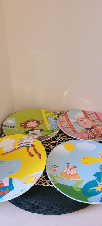Lot de vaisselle enfants