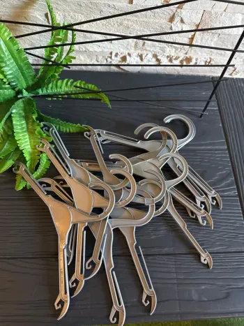 Lot 10 cintres gris vêtements enfants